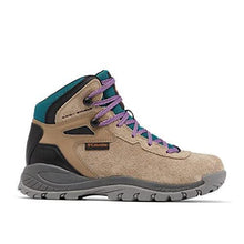 Columbia Women's Newton Ridge Bc Hiking Shoe, Wet Sand/Cedar, 7