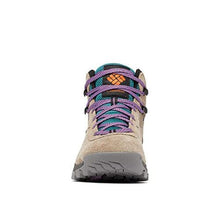 Columbia Women's Newton Ridge Bc Hiking Shoe, Wet Sand/Cedar, 7
