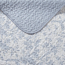 Laura Ashley Home - King Size Quilt Set, Cotton Reversible Bedding, Lightweight Home Decor for All Seasons (Spa Blue, King)