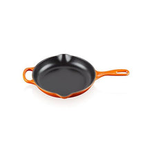 Le Creuset Signature Enamelled Cast Iron Skillet Frying Pan With Helper Handle and Two Pouring Lips, 23 cm, Volcanic, 20182230900422